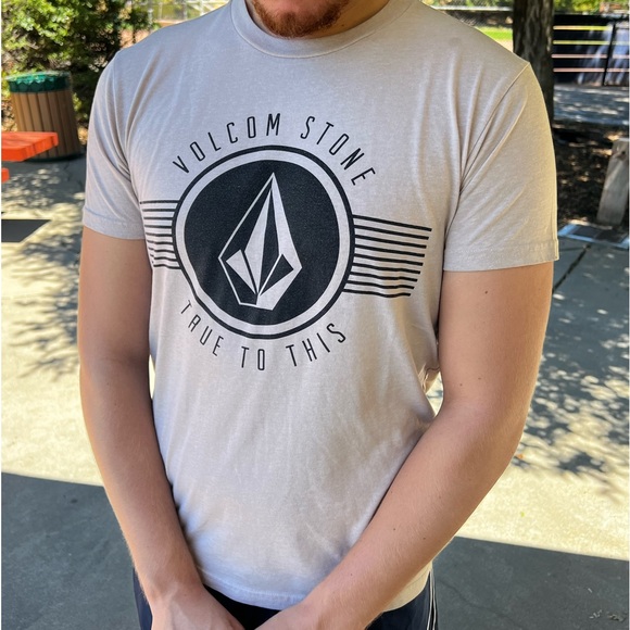 VOLCOM MEN STONE TRUE TO THIS NUDE BEIGE T SHIRT ROCK HARD MOUNTAIN STRIPE TAN M - Picture 12 of 16